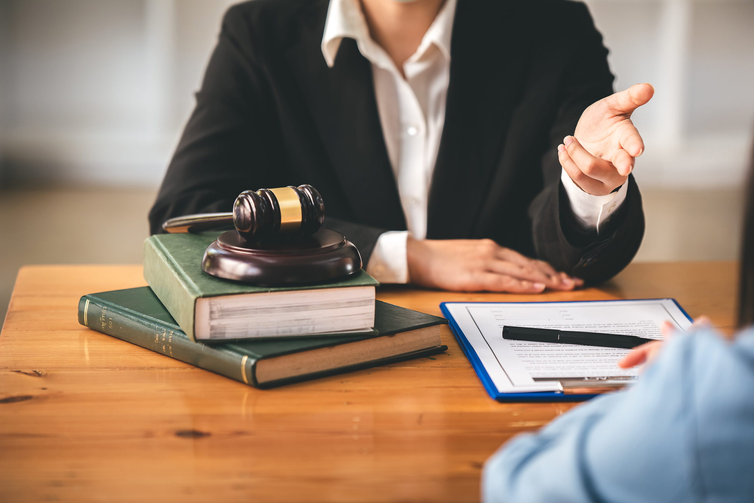 A client engaging in a professional legal consultation with a Point Loma criminal defense attorney